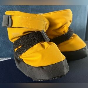 MEC toaster booties for baby/toddler size small - yellow